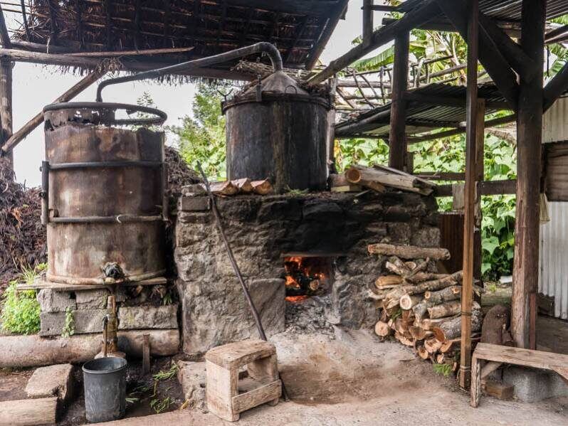 Alambic traditionnel réunionnais